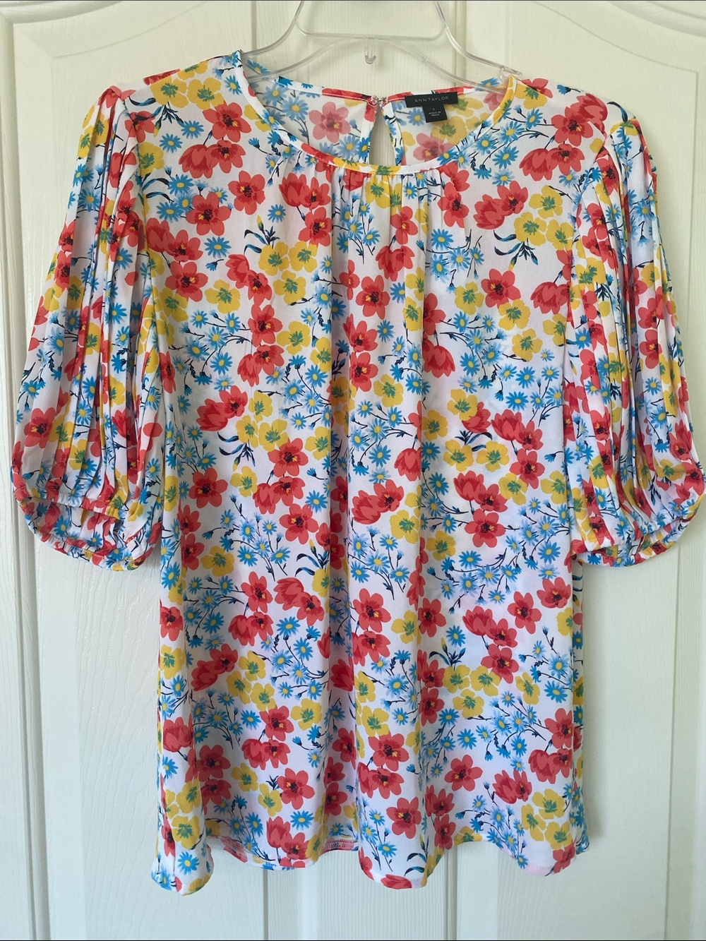 Ann Taylor White Floral Keyhole Top with Red, Yellow & Blue Blooms